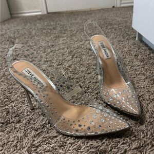 Steve Madden Silver Heels Elegant Design